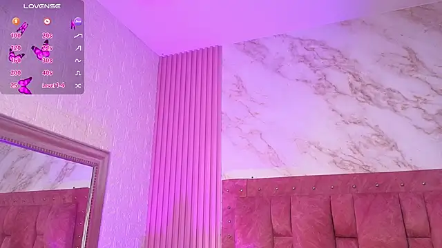 goldilockss15 online show from April 17, 2026, 11:24 am