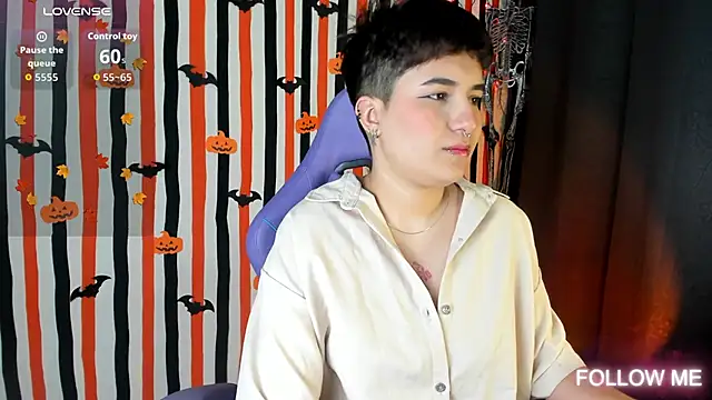 emma cute7 online show from October 12, 2025, 3:30 am