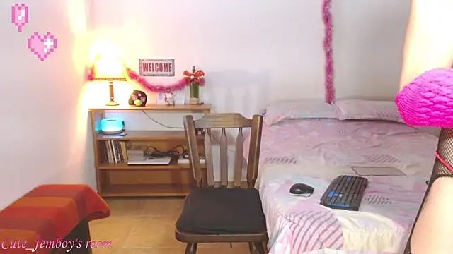 cute femboy420 online show from December 18, 2025, 1:22 am