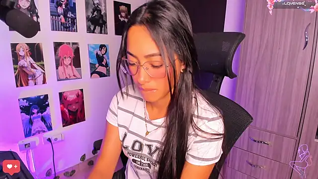 Vickysth online show from March 18, 2025, 9:43 pm