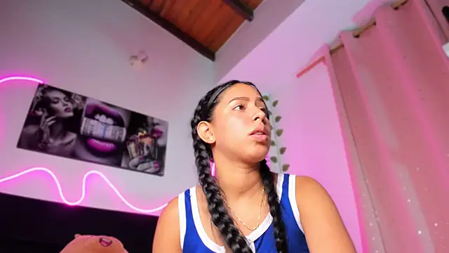 Vickysth online show from October 4, 2025, 1:40 am