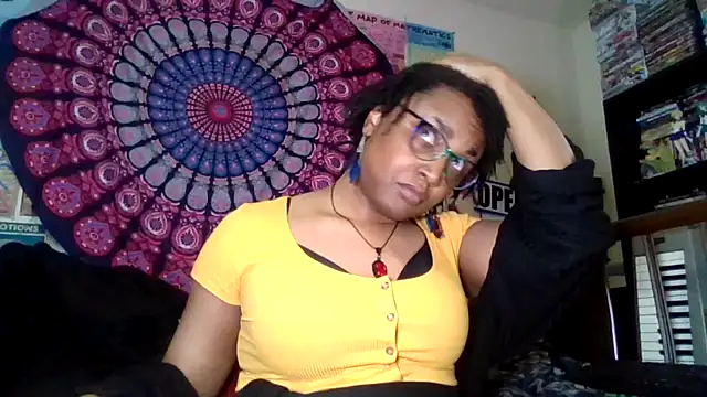 GardeniaFields online show from May 13, 2026, 3:57 am