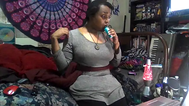 GardeniaFields online show from November 18, 2025, 5:11 am