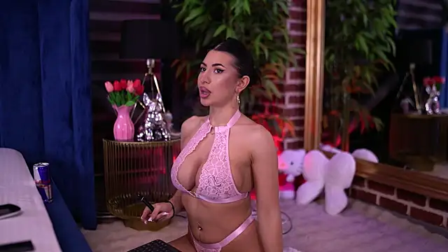 Snapshot of TanyaVonDe chatting on February 4, 2026, 6:58 pm TanyaVonDe online show from February 4, 2026, 6:58 pm