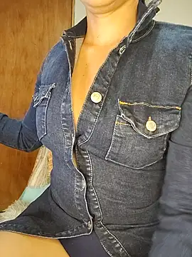 hotsexass online show from September 17, 2025, 9:17 pm