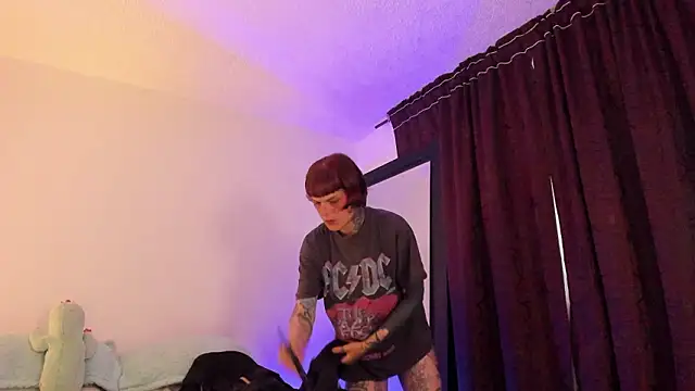 Snapshot of Alessamoth chatting on February 10, 2026, 8:52 pm Alessamoth online show from February 10, 2026, 8:52 pm