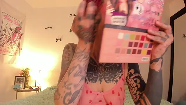 Alessamoth online show from April 23, 2026, 7:15 pm