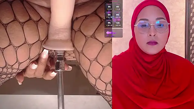 Snapshot of BBWHijab chatting on February 25, 2026, 10:31 pm BBWHijab online show from February 25, 2026, 10:31 pm