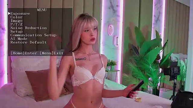 BellaSecrett online show from November 11, 2025, 2:23 pm