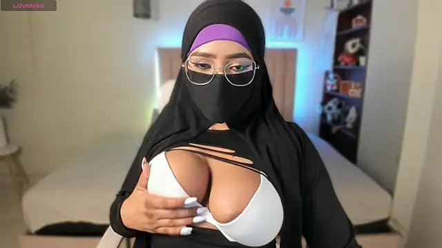 Snapshot of Sasha_Anaan chatting on February 19, 2026, 4:31 am Sasha Anaan online show from February 19, 2026, 4:31 am