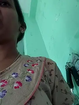 Hotty-Nidhi online show from February 15, 2026, 2:56 am