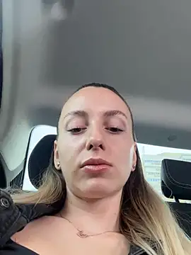 AlexisWhit online show from October 18, 2025, 7:32 am