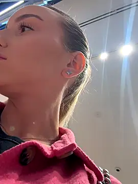 AlexisWhit online show from November 1, 2025, 8:52 am