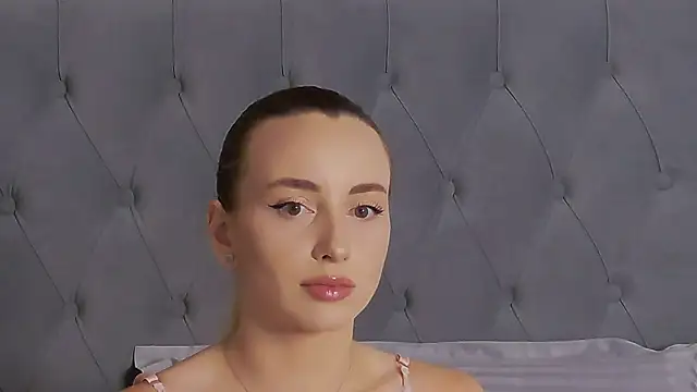 AlexisWhit online show from October 11, 2025, 6:47 am