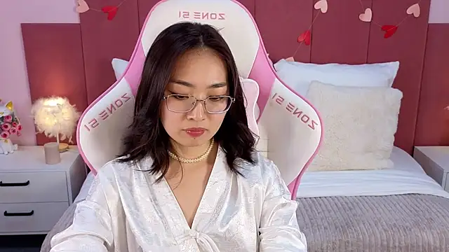 JaliaBennet online show from March 22, 2025, 10:39 am