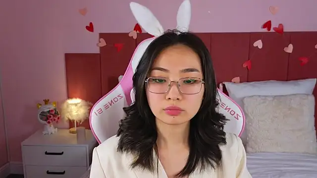 JaliaBennet online show from March 10, 2025, 2:37 pm