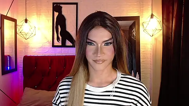 agatha rodriguez online show from December 4, 2025, 1:43 pm