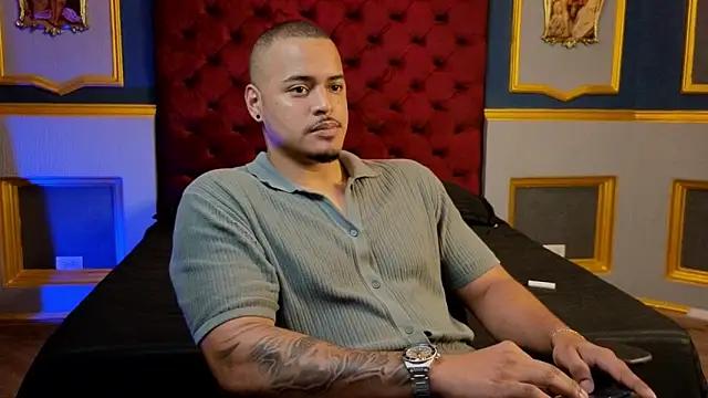 AshtonnSummer online show from March 22, 2025, 5:20 pm