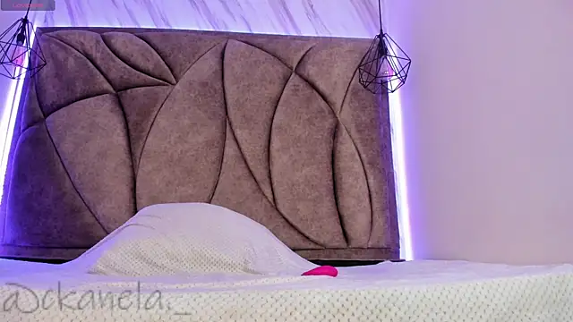 Kanela miller  online show from October 31, 2025, 12:35 pm