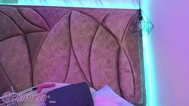 Kanela miller  online show from December 19, 2025, 12:18 pm