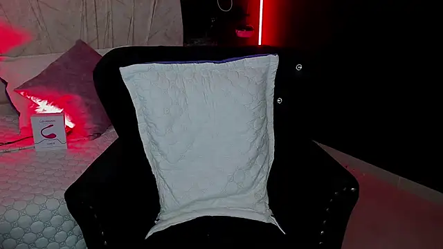 Snapshot of Lilith_Thompson chatting on March 13, 2025, 3:28 pm Lilith Thompson online show from March 13, 2025, 3:28 pm