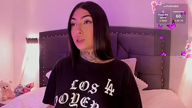 Snapshot of Lilith_Thompson chatting on October 10, 2025, 5:08 am Lilith Thompson online show from October 10, 2025, 5:08 am