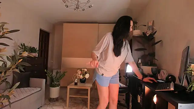 Viki Bellson online show from September 12, 2025, 6:18 pm