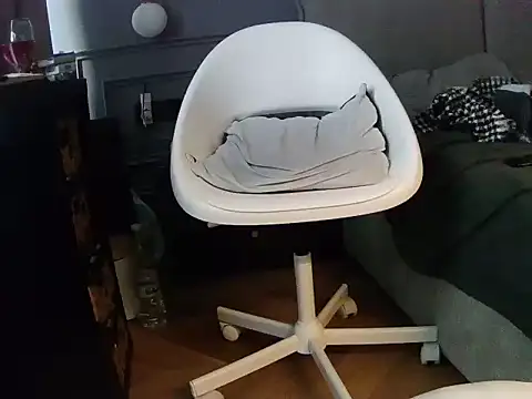 Snapshot of SavagesGN chatting on November 15, 2025, 6:39 am SavagesGN online show from November 15, 2025, 6:39 am