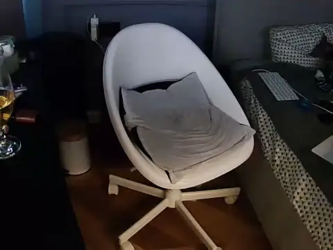 Snapshot of SavagesGN chatting on November 24, 2025, 2:17 pm SavagesGN online show from November 24, 2025, 2:17 pm