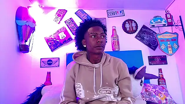 lili roussi online show from September 24, 2025, 1:35 am