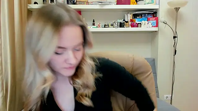 Kara Smith  online show from January 17, 2025, 10:34 pm