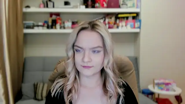 Kara Smith  online show from June 19, 2026, 11:09 pm