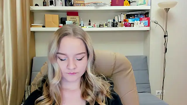 Kara Smith  online show from January 10, 2025, 12:38 am