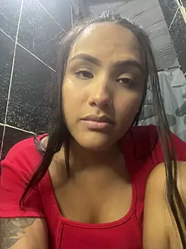 Snapshot of iamsara_21 chatting on March 1, 2026, 12:32 am iamsara 21 online show from March 1, 2026, 12:32 am