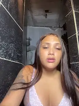 Snapshot of iamsara_21 chatting on June 5, 2026, 3:11 am iamsara 21 online show from June 5, 2026, 3:11 am