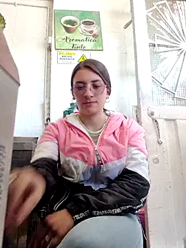 Snapshot of HOLY_DOLL chatting on September 11, 2025, 8:42 pm HOLY DOLL online show from September 11, 2025, 8:42 pm