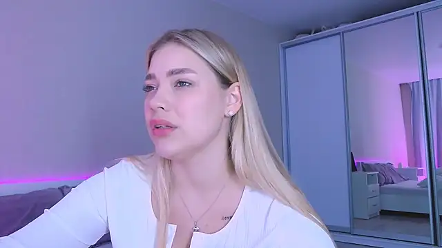 Snapshot of DIANAxxxDIAMOND chatting on November 16, 2025, 9:25 am DIANAxxxDIAMOND online show from November 16, 2025, 9:25 am