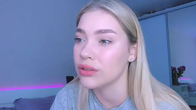 Snapshot of DIANAxxxDIAMOND chatting on November 9, 2025, 9:57 am DIANAxxxDIAMOND online show from November 9, 2025, 9:57 am