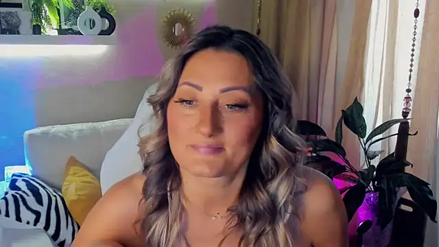 SarahAlluring online show from May 31, 2026, 9:15 am