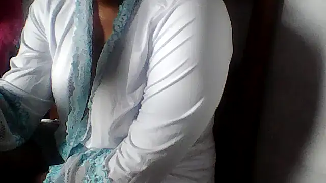 Sydneyputinha online show from March 17, 2026, 12:19 pm