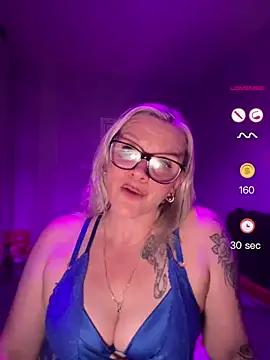 Curvy-Cleo online show from June 19, 2026, 10:47 pm