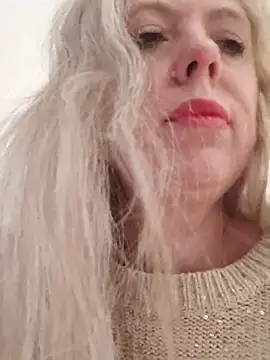 Irina3718 online show from November 23, 2025, 2:16 pm