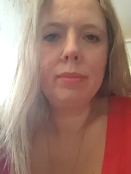 Irina3718 online show from October 16, 2025, 1:41 pm