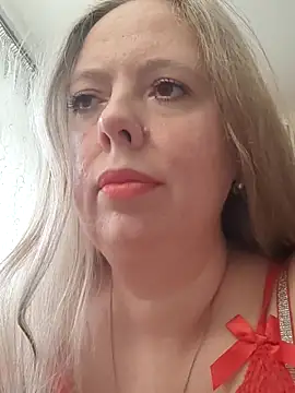 Irina3718 online show from October 4, 2025, 1:01 pm