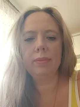 Irina3718 online show from November 22, 2025, 9:52 am