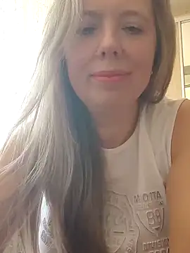 Irina3718 online show from October 31, 2025, 11:40 am