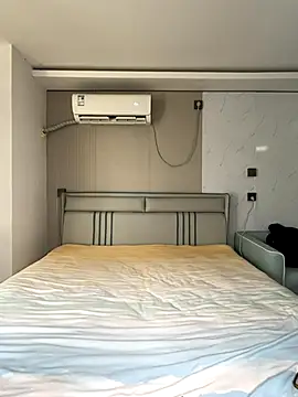 xibao379 online show from November 27, 2025, 5:19 am