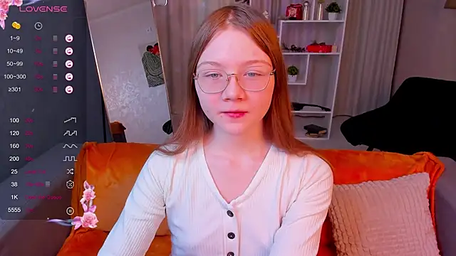 Snapshot of luv_tessa chatting on January 7, 2026, 1:43 am luv tessa online show from January 7, 2026, 1:43 am