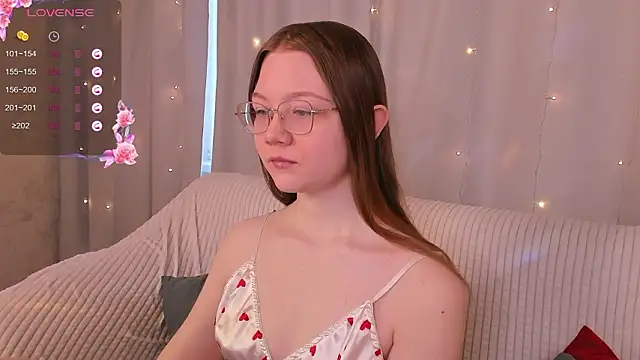 Snapshot of luv_tessa chatting on February 25, 2026, 1:28 am luv tessa online show from February 25, 2026, 1:28 am