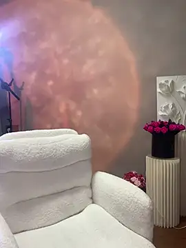 Baby-youyou online show from March 18, 2025, 8:26 pm